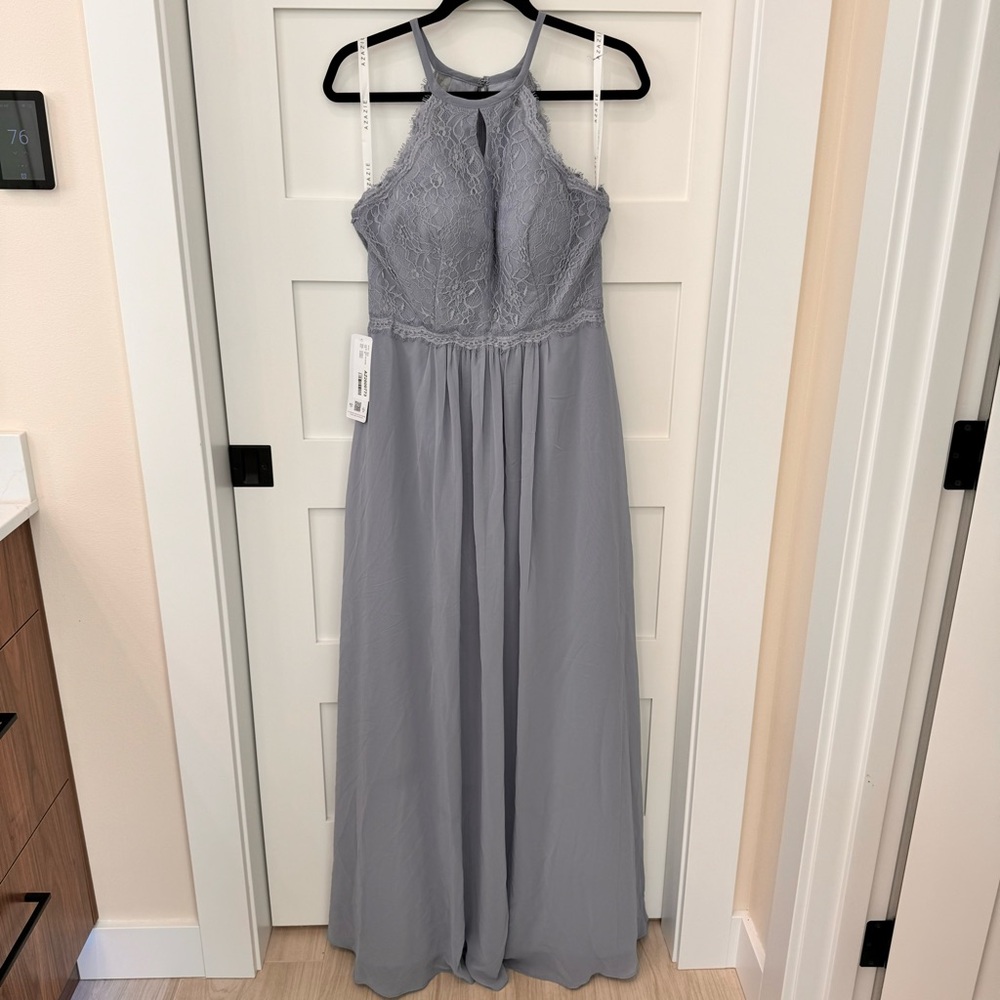 AZAZIE DUSTY BLUE LACE & CHIFFON FORMAL KEYHOLE HALTER TOP BRIDESMAID Size 8